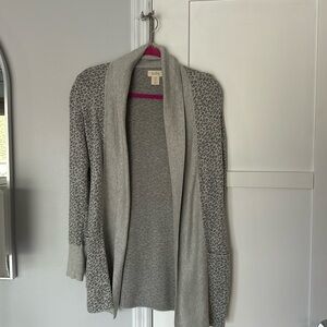 Gray leopard print cardigan women’s small